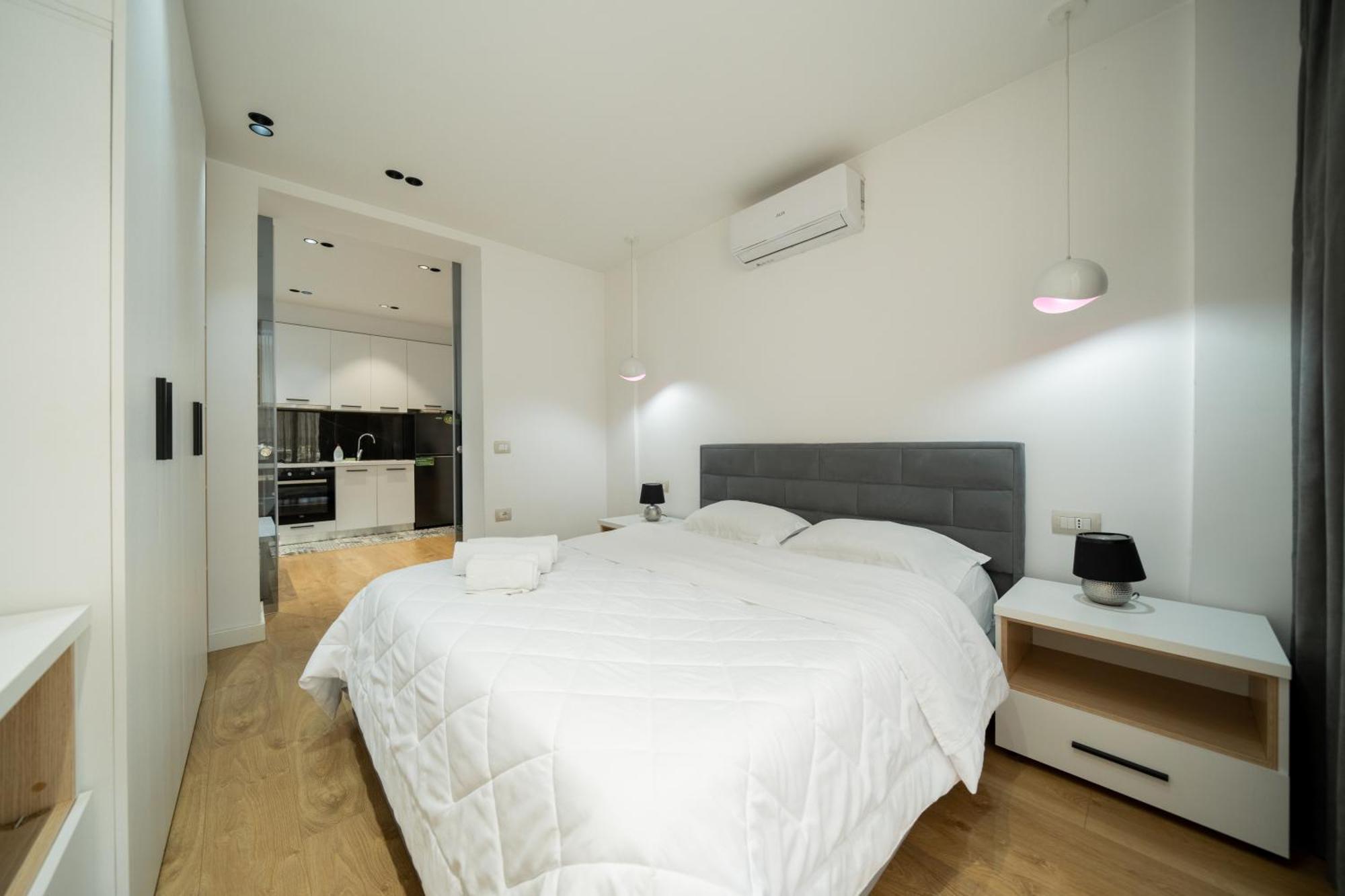 Cosy Urban Central Apartment Tirana Bagian luar foto
