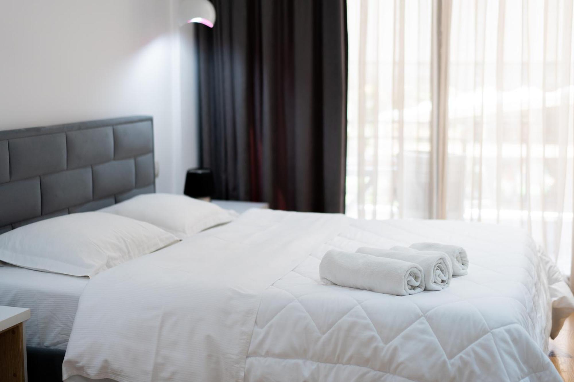 Cosy Urban Central Apartment Tirana Bagian luar foto